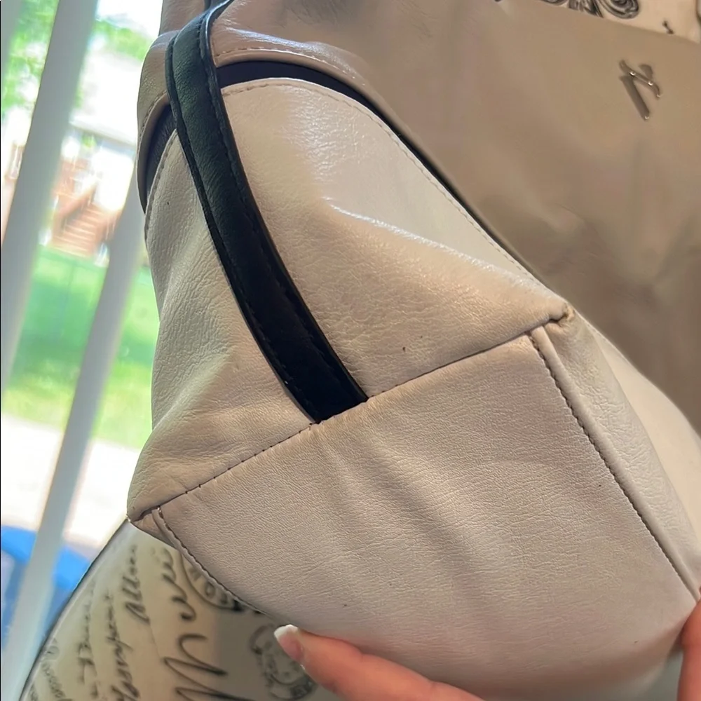 Simply Vera Vera Wang Beige and White Tote Bag - Picture 5 of 10